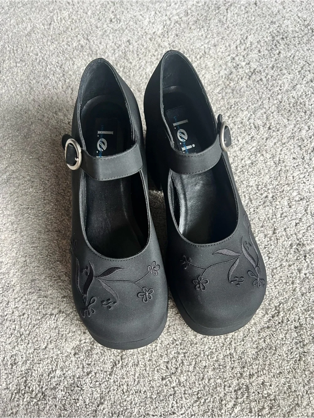 Vintage Y2k L.E.I. Sz 8.5 Platform Chunky Heel Mary Jane Black Embroidered Shoes
